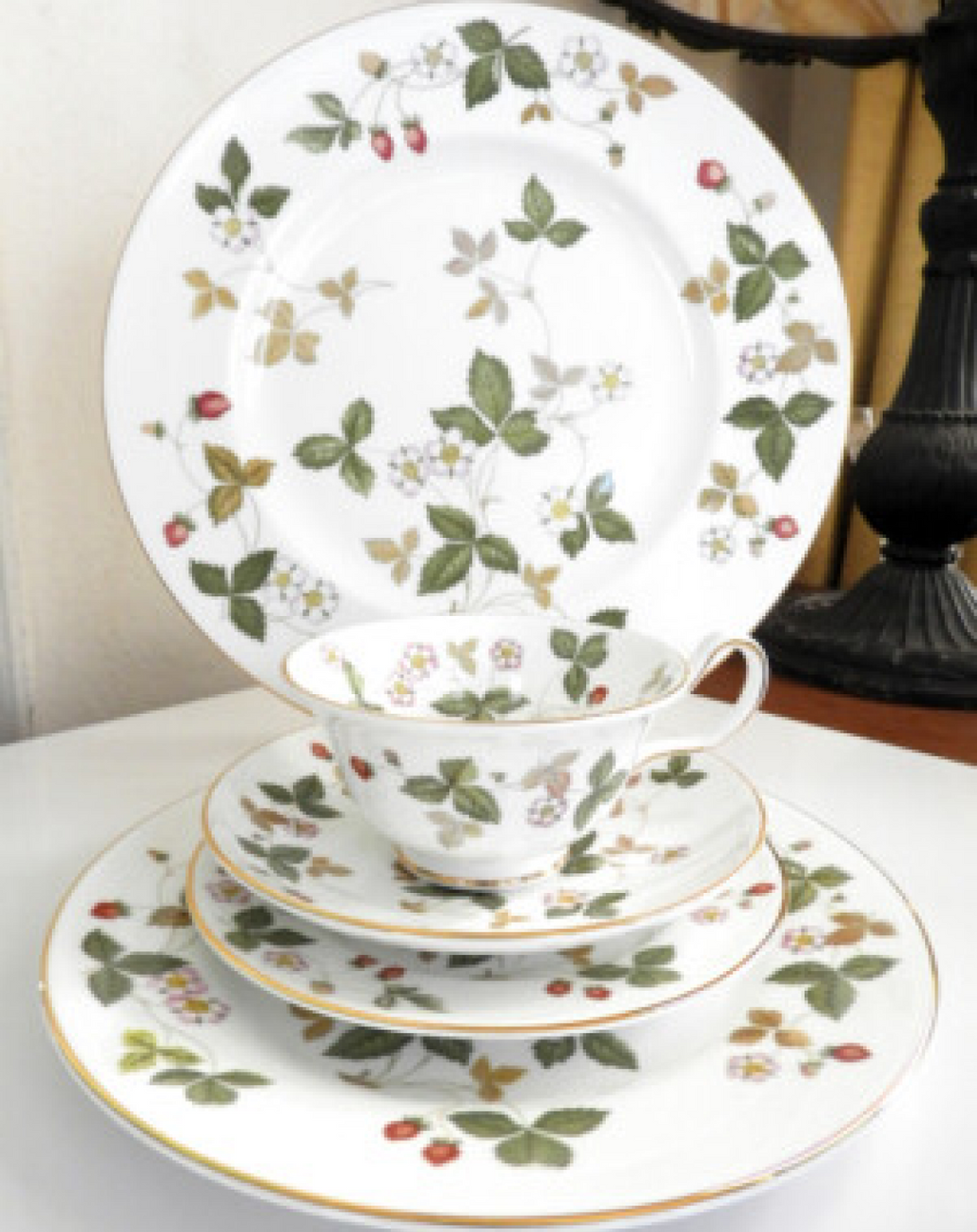 Plateau dinner set - angie homes ANGIE HOMES