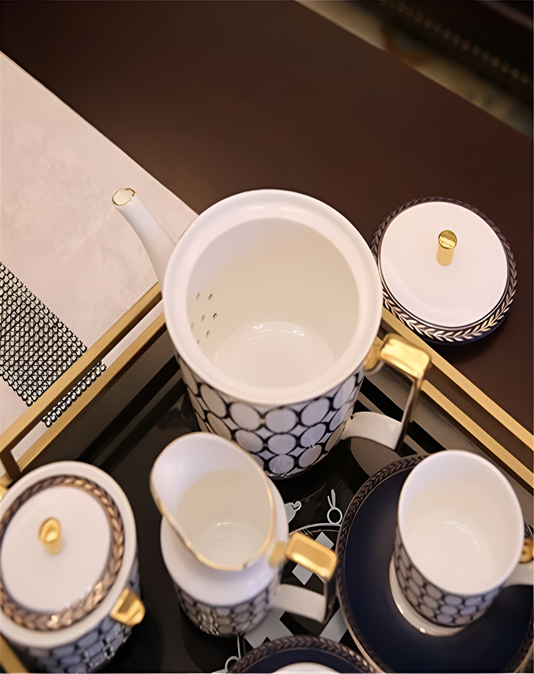 ANAEK BLUE AND WHITE TEA SET