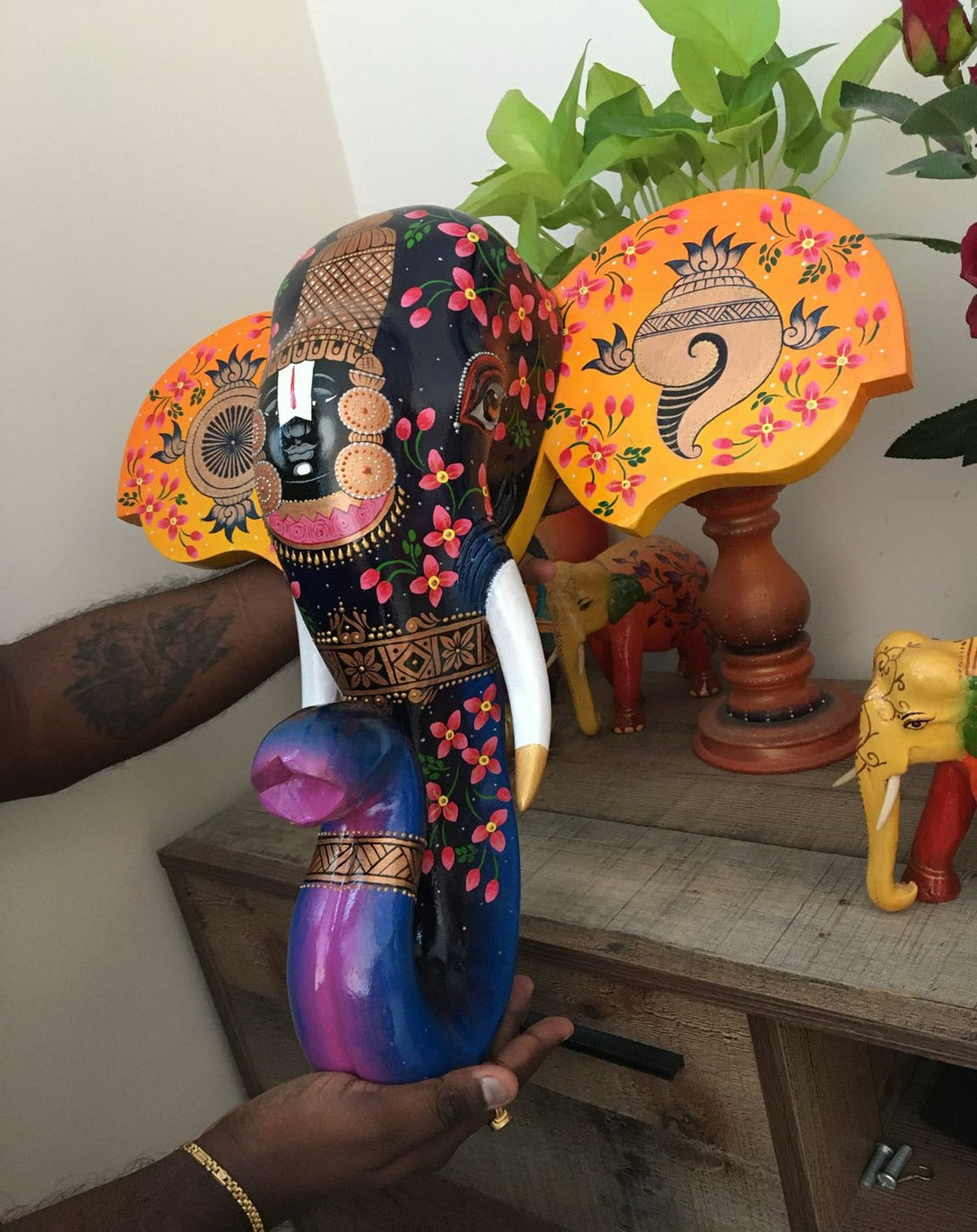 Abstract Aura Art Sculpture