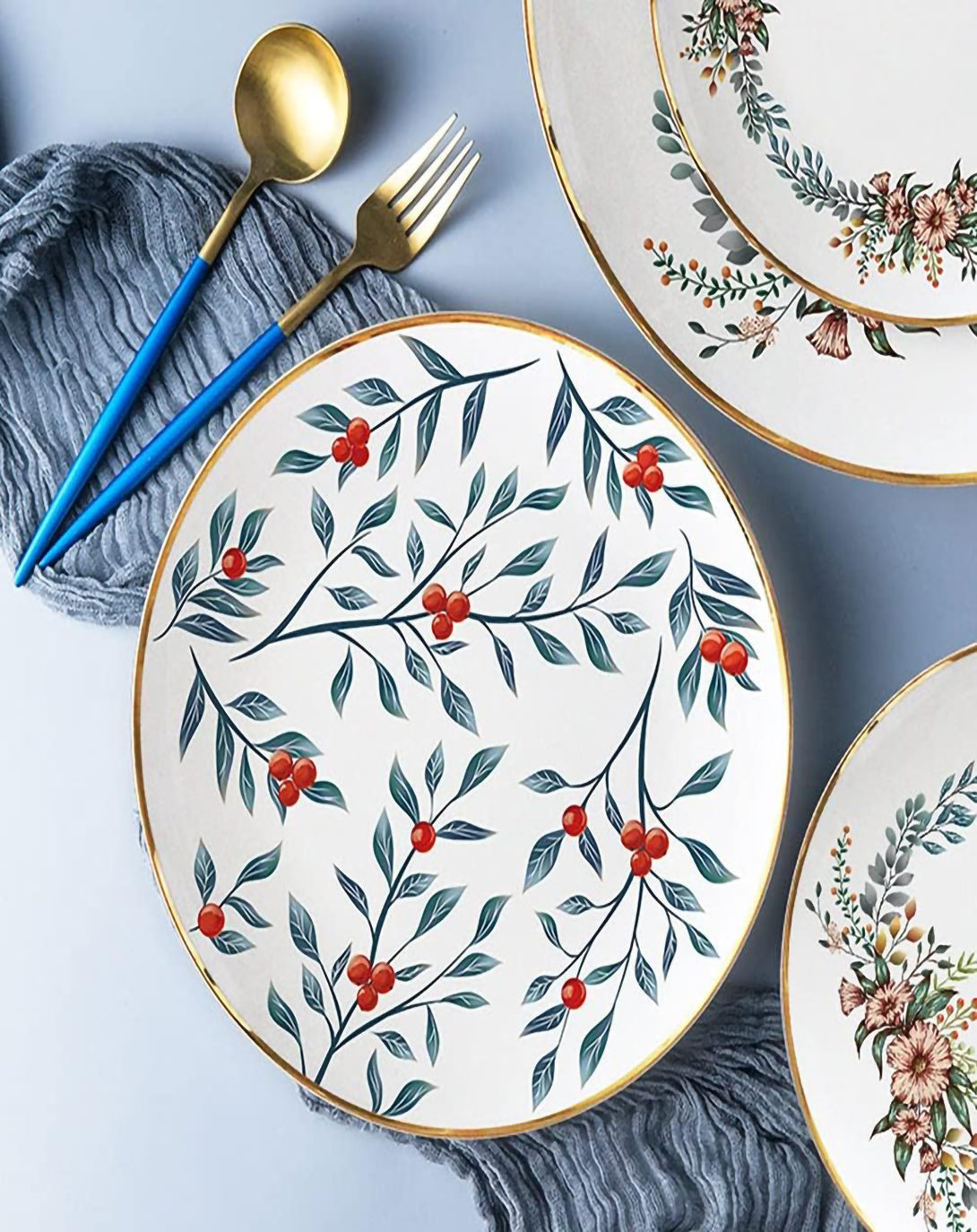 Ame White and Blue Classic Plates Set