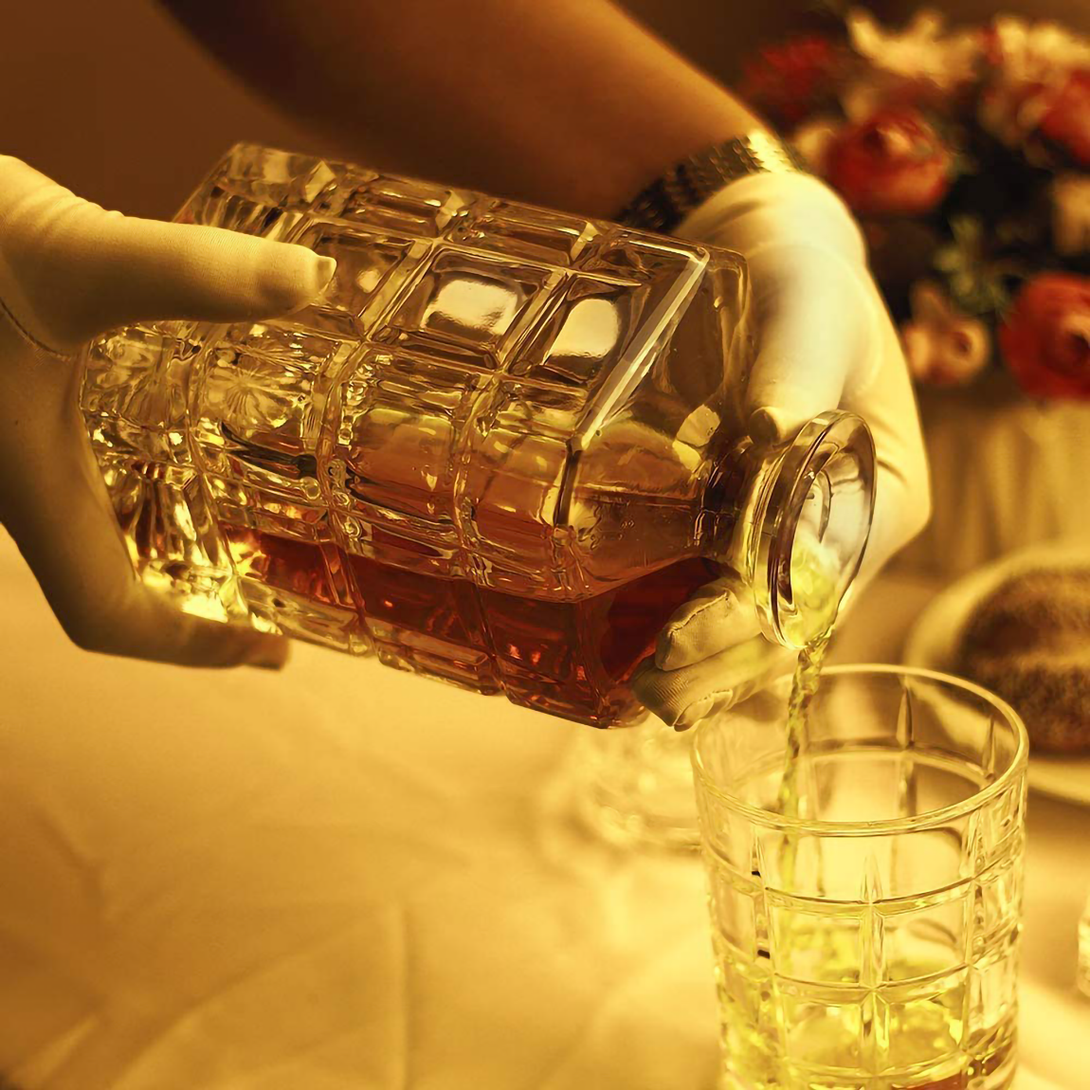 Best Cube Whiskey Glasses Set with Decanter