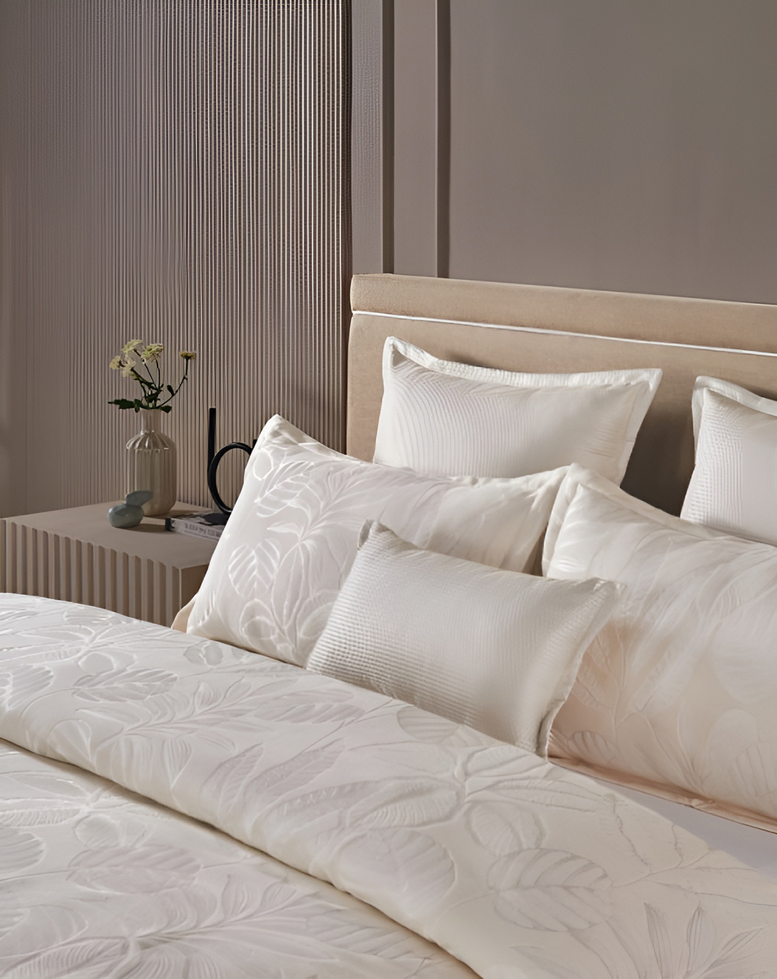 Betty beautiful Bed Set (4 Pcs)