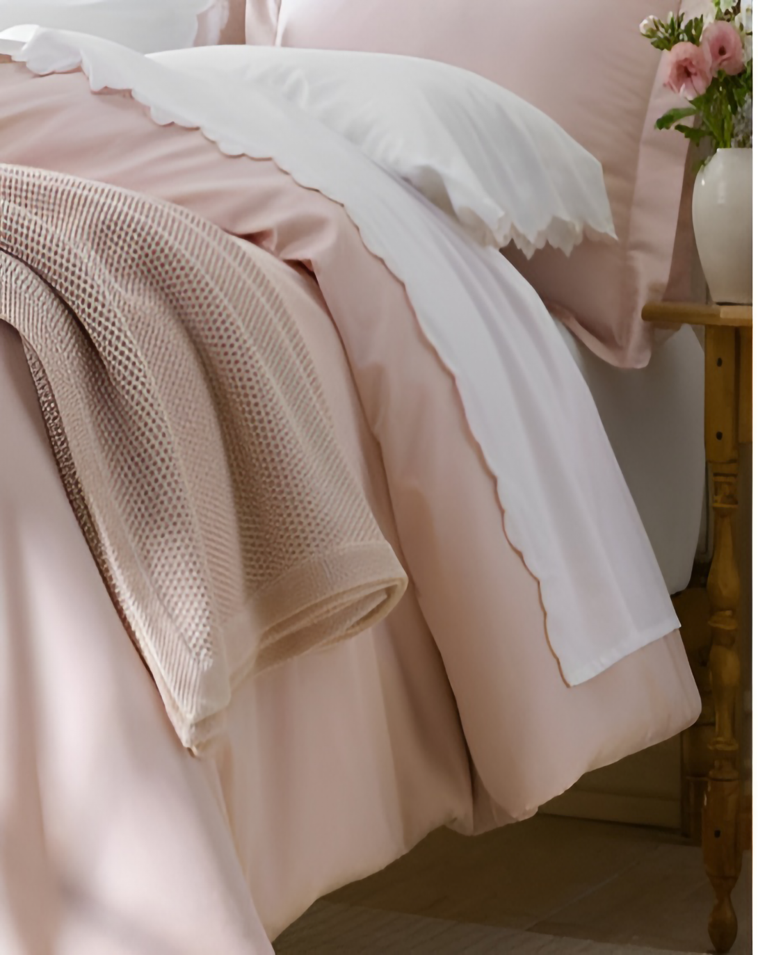 DANCER PINK & WINE GOOD THREAD COUNT ELEGANT WHITE Bed Set (4 Pcs) ANGIE HOMES