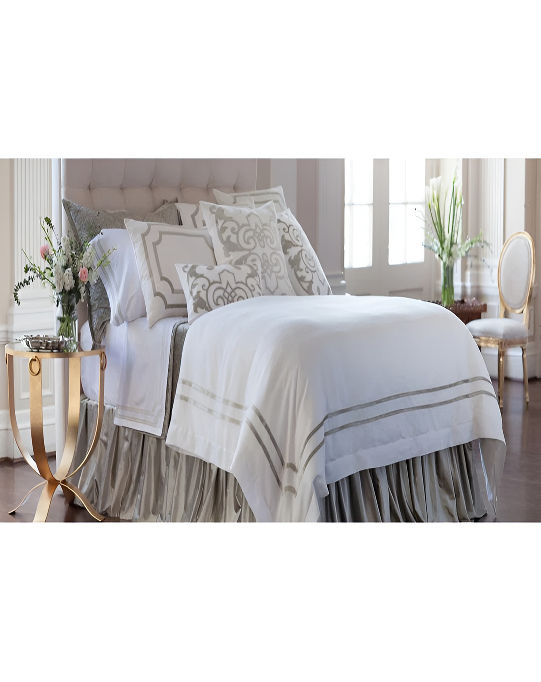 Dravmo Elegant Bed Set (Set of 4)