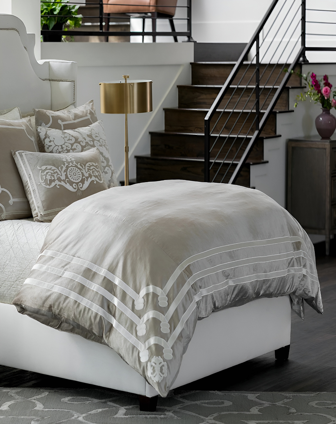 Dravmo Luxury Grey Bed Set (Set of 4)