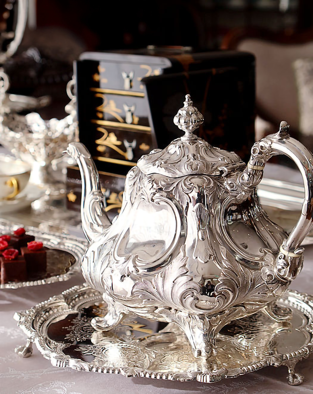 Engagement Classic Carving Round Silver Tray - Angie Homes Silverware ANGIE HOMES