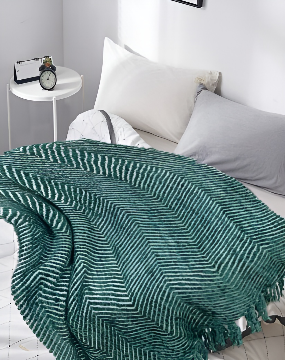 Gable White Throw & Blanket