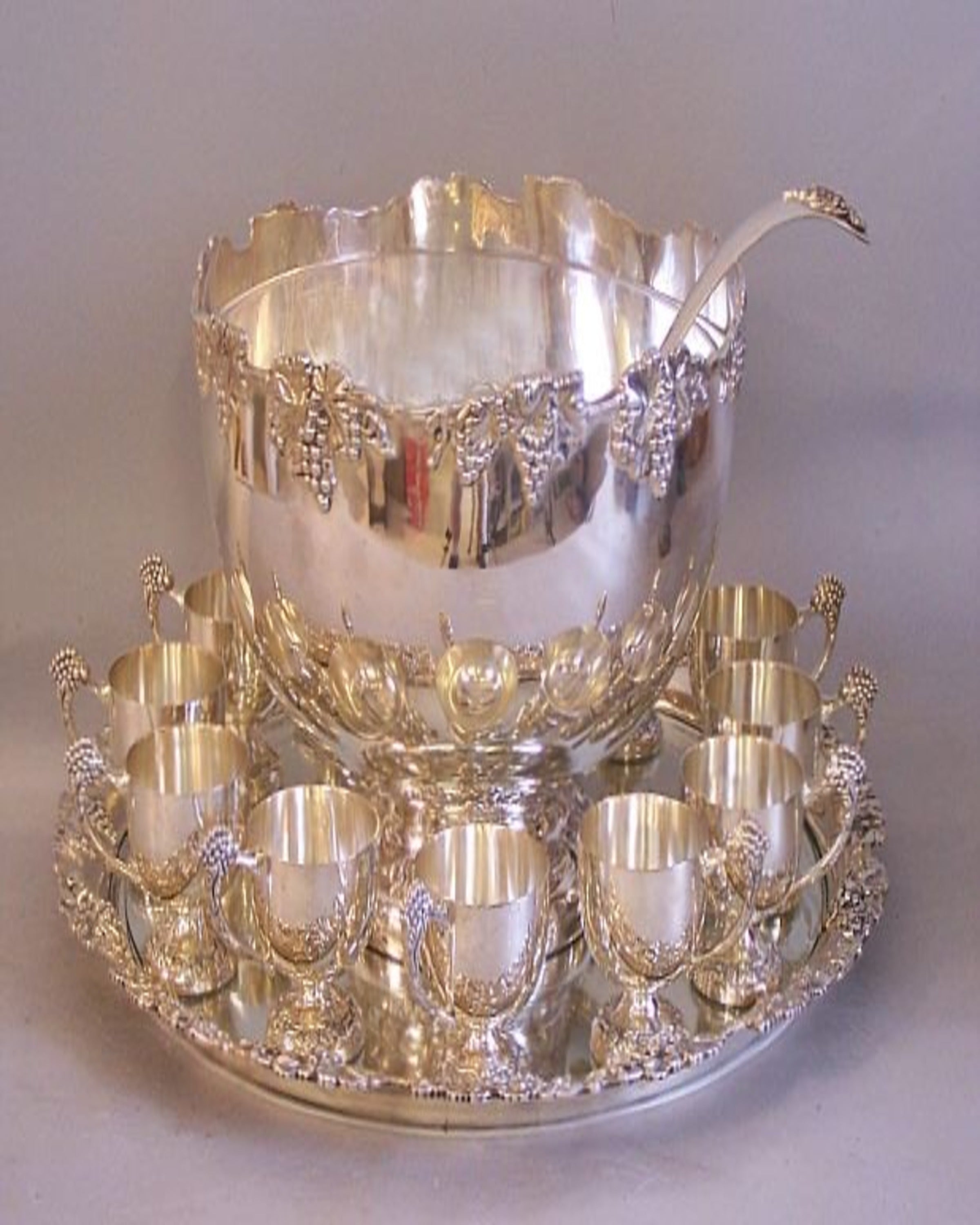 Glorious Modern Gold / Silver Cup Set ANGIE HOMES