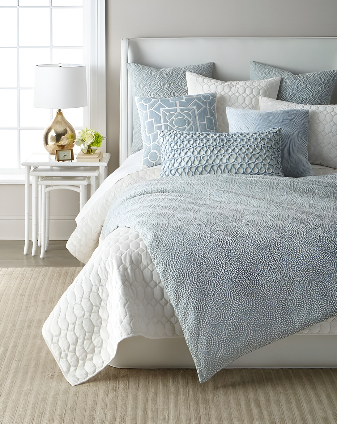 Gorofy Sky Blue Beautiful Bed Set (Set of 4) ANGIE HOMES