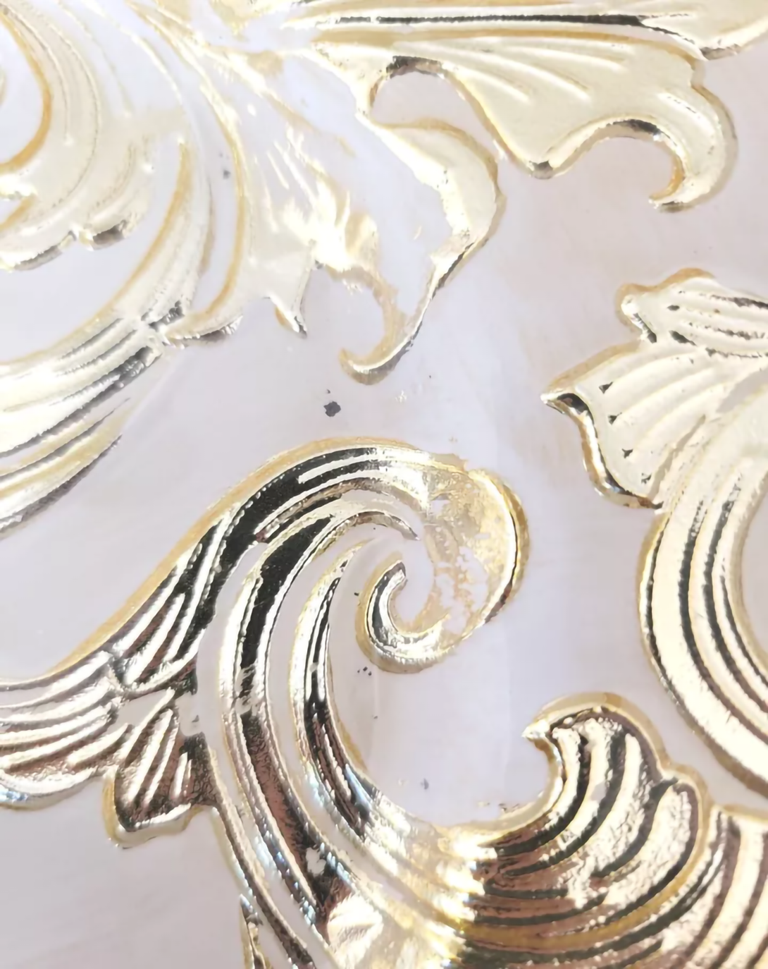 Haley White and Gold Classic Plates Set