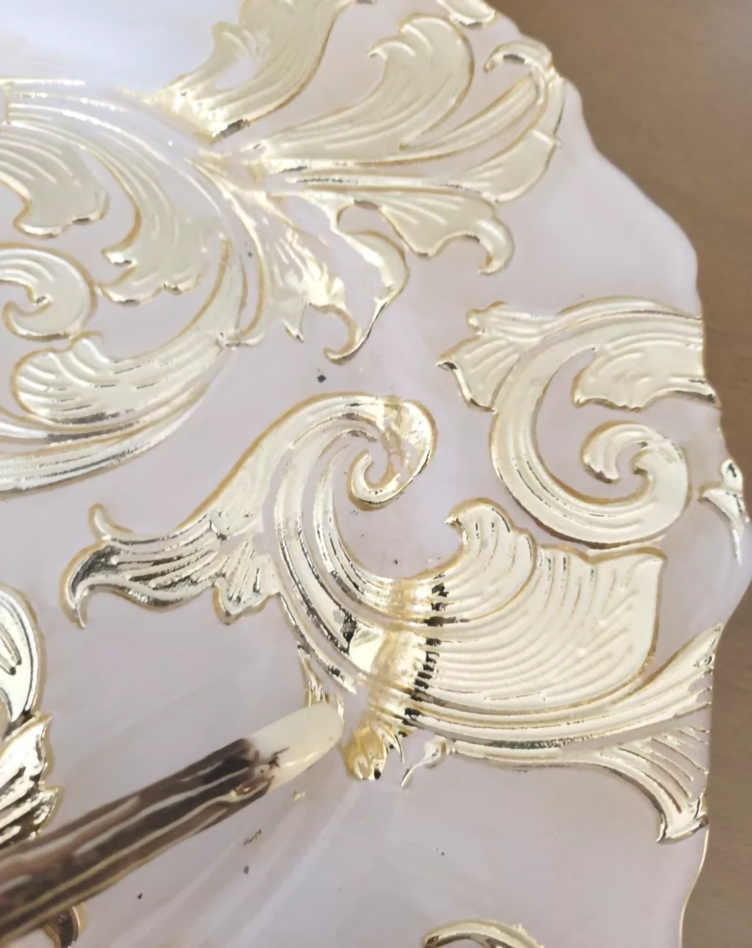 Haley White and Gold Classic Plates Set