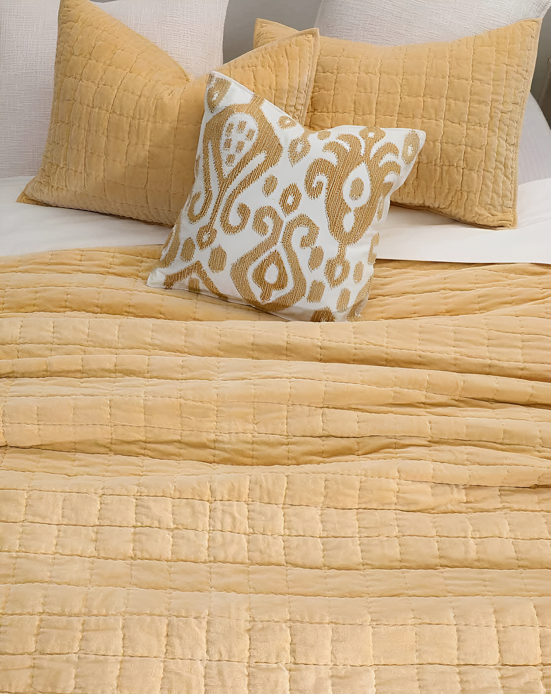 Holiday Beautiful Bed Set (Set of 4)