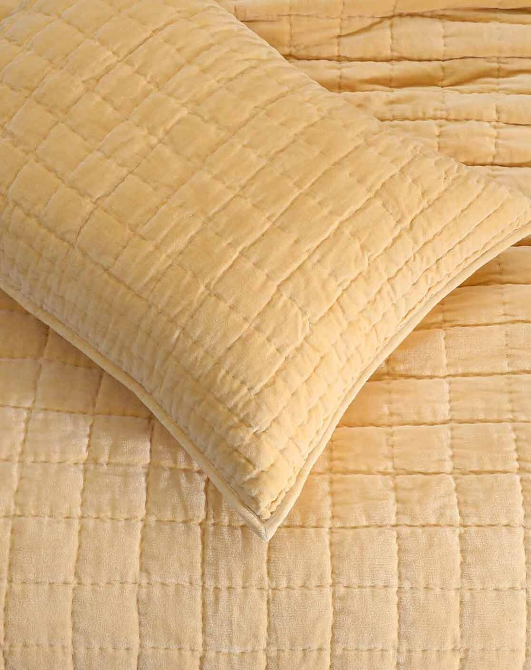 Holiday Beautiful Bed Set (Set of 4)