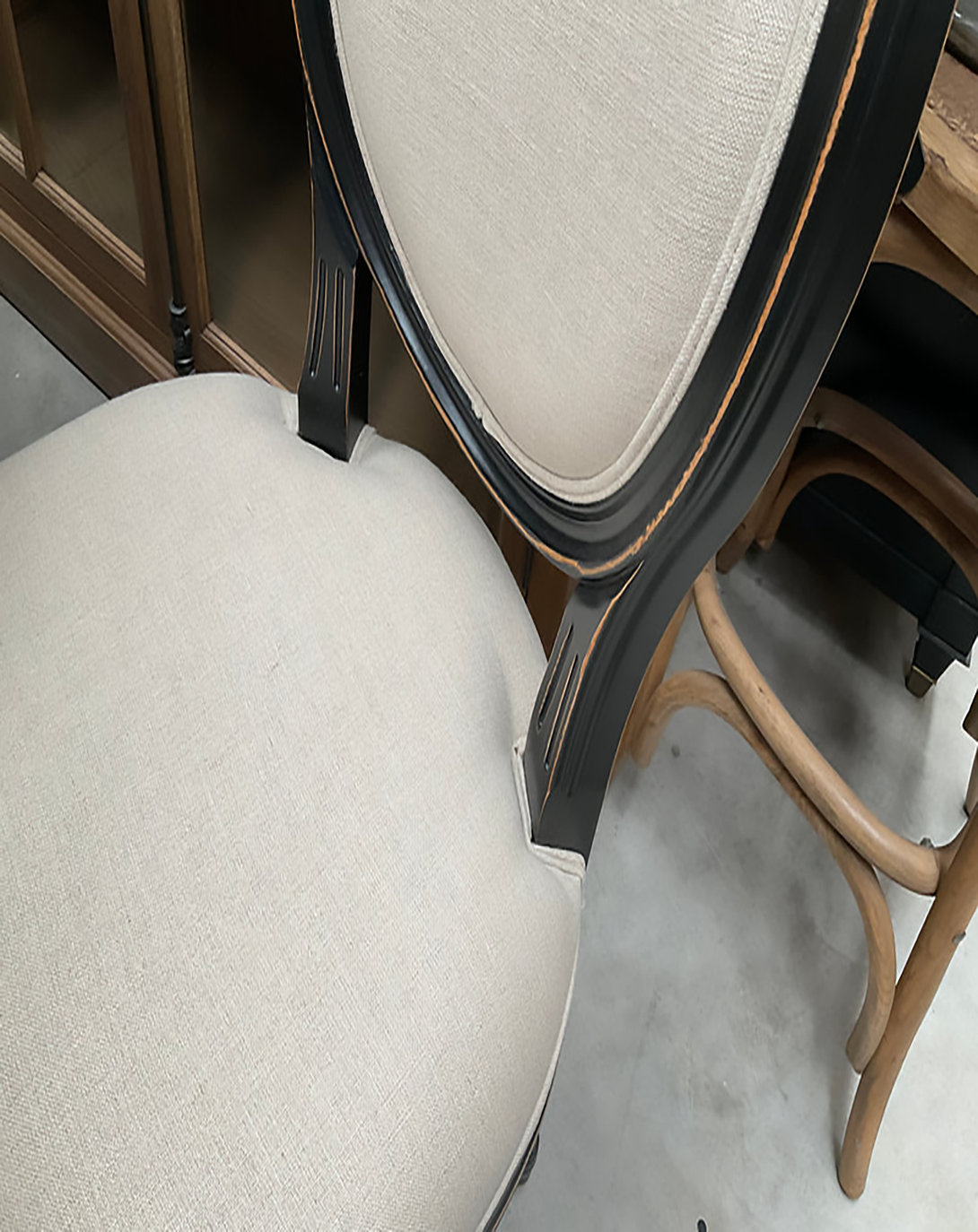 JASPER CLASSIC LUXURY WOODEN DINING TABLE ANGIE HOMES