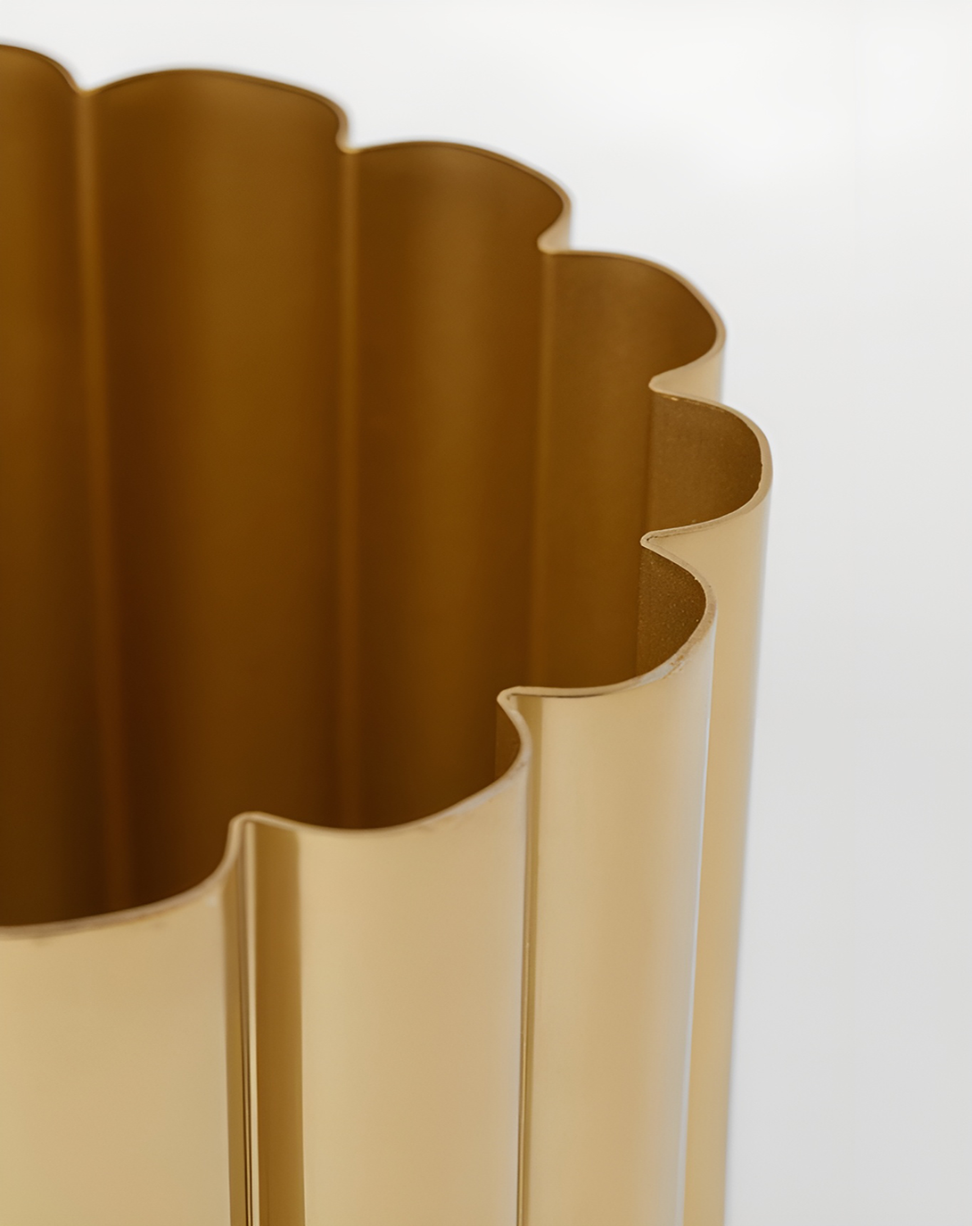 Joey Gold Finish Planter