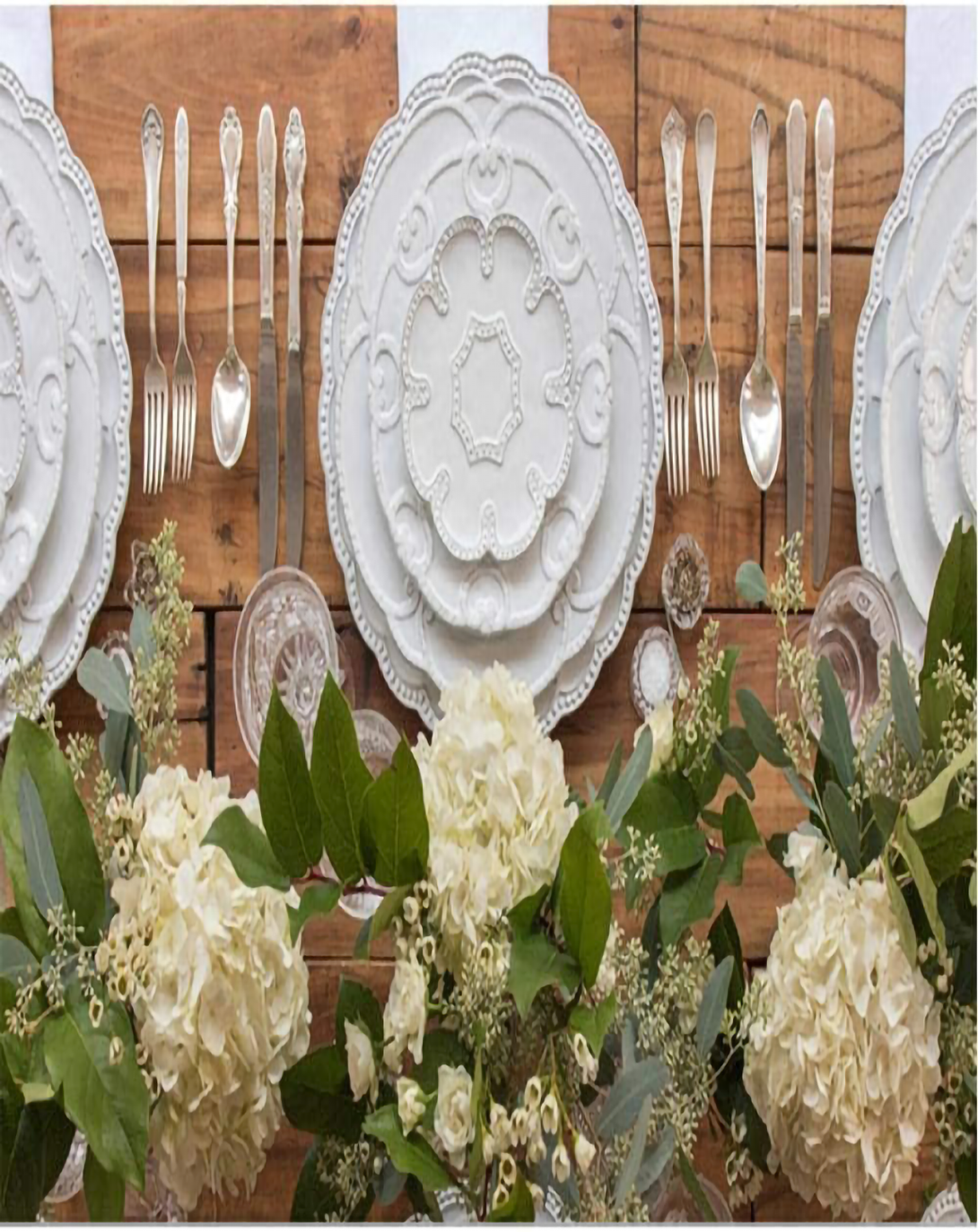 Juuli White Modern Plates Set