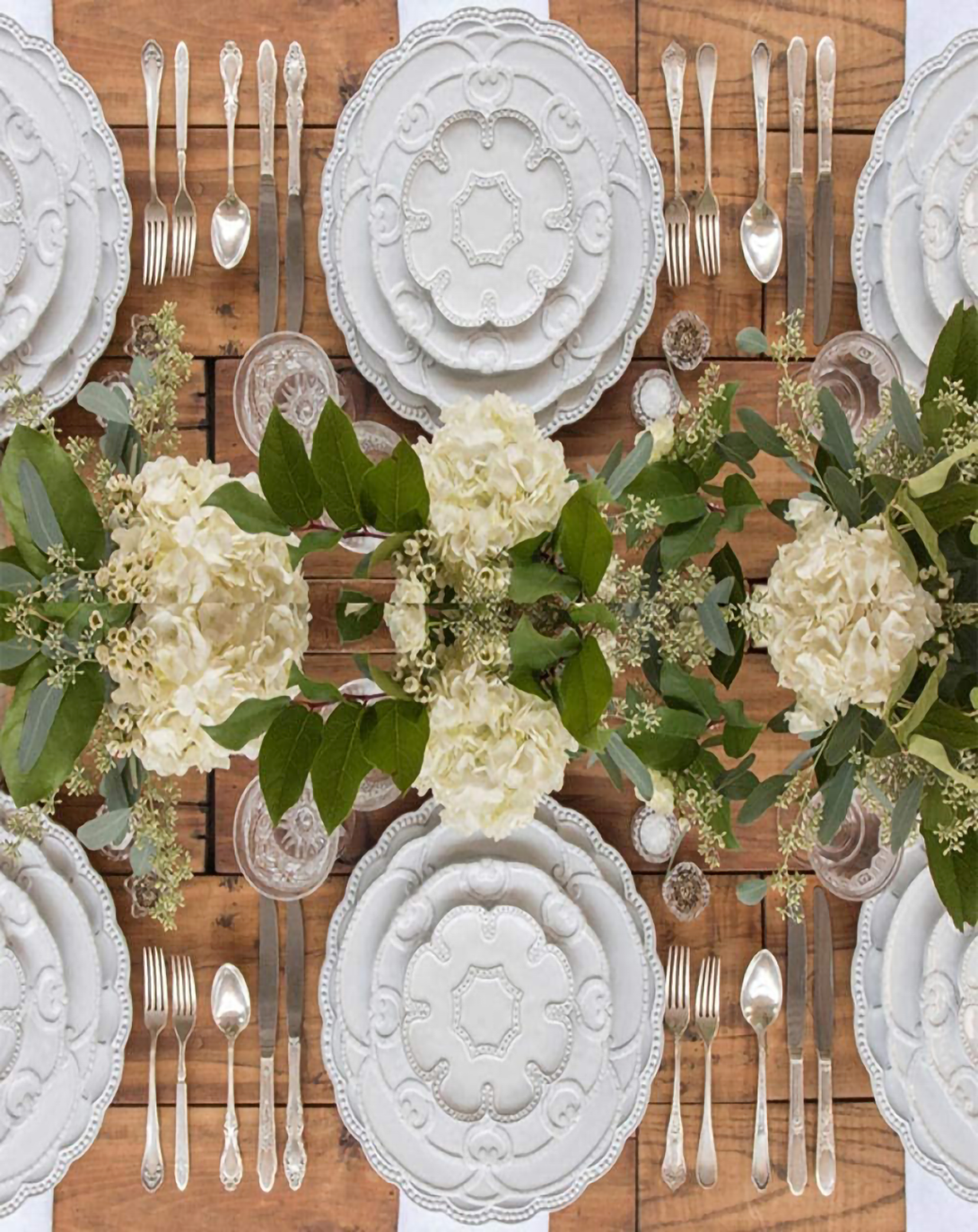 Juuli White Modern Plates Set