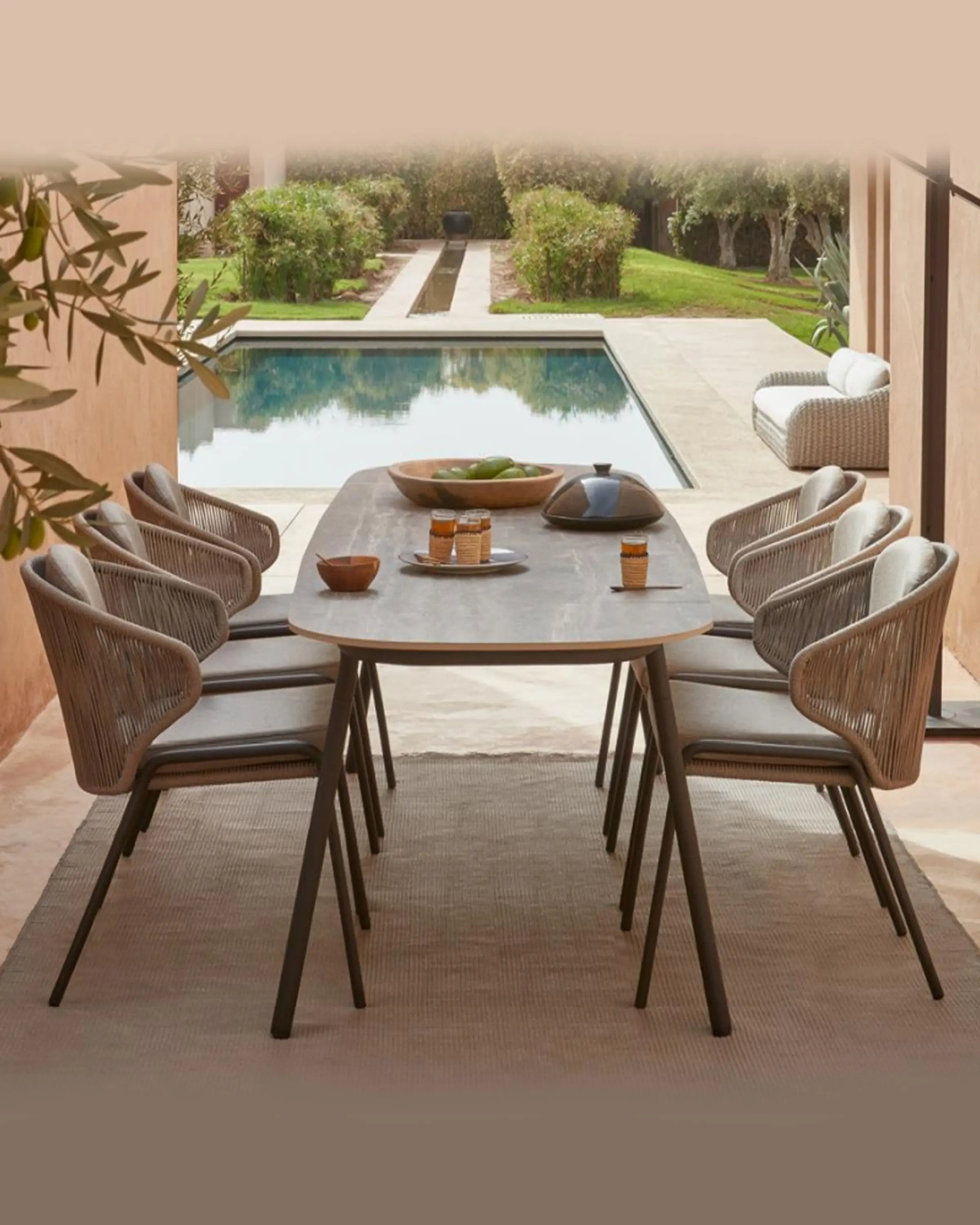 Lucía Garden Dining Table And Chairs