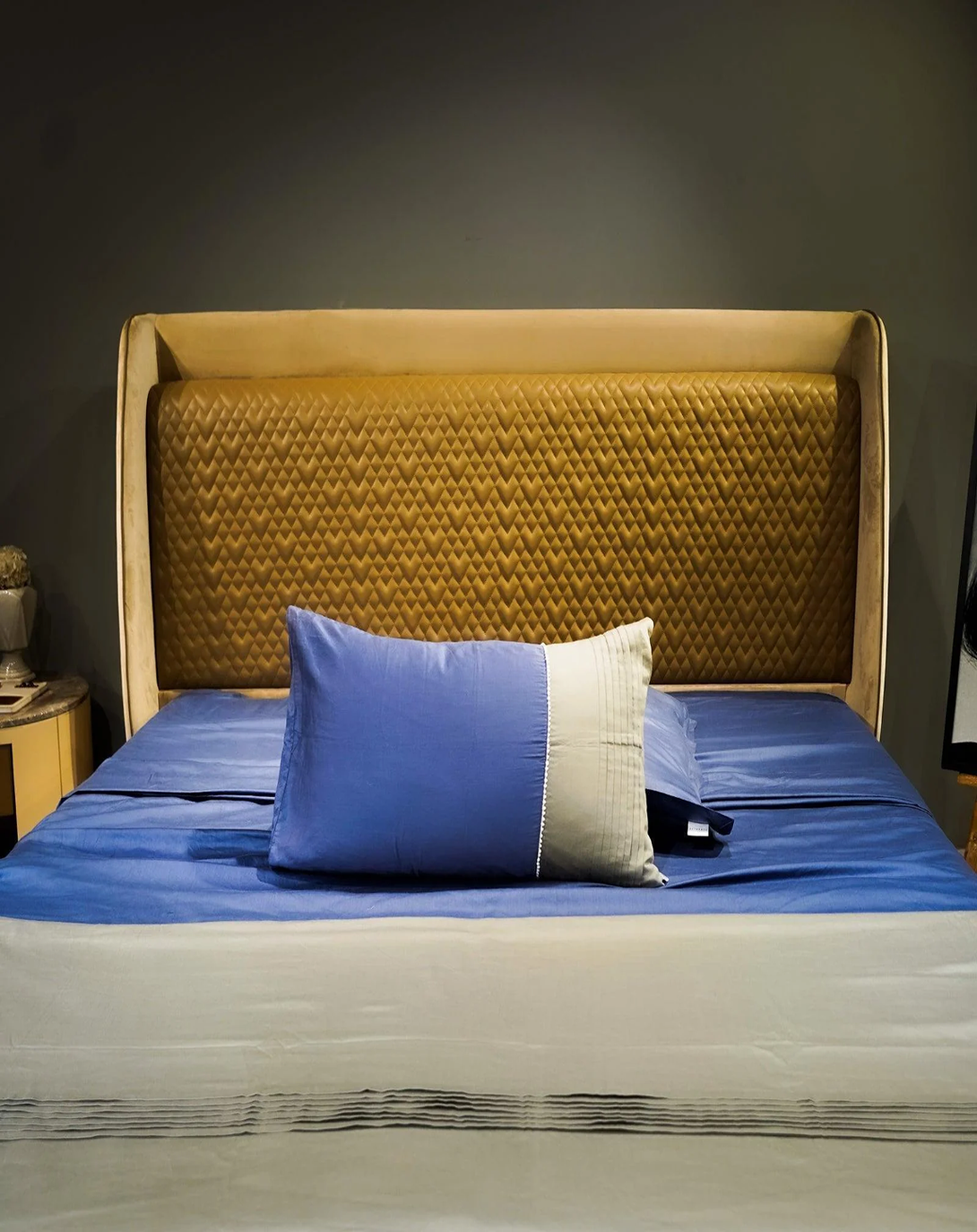 MON ELEGANT BED SET (Set of 4)