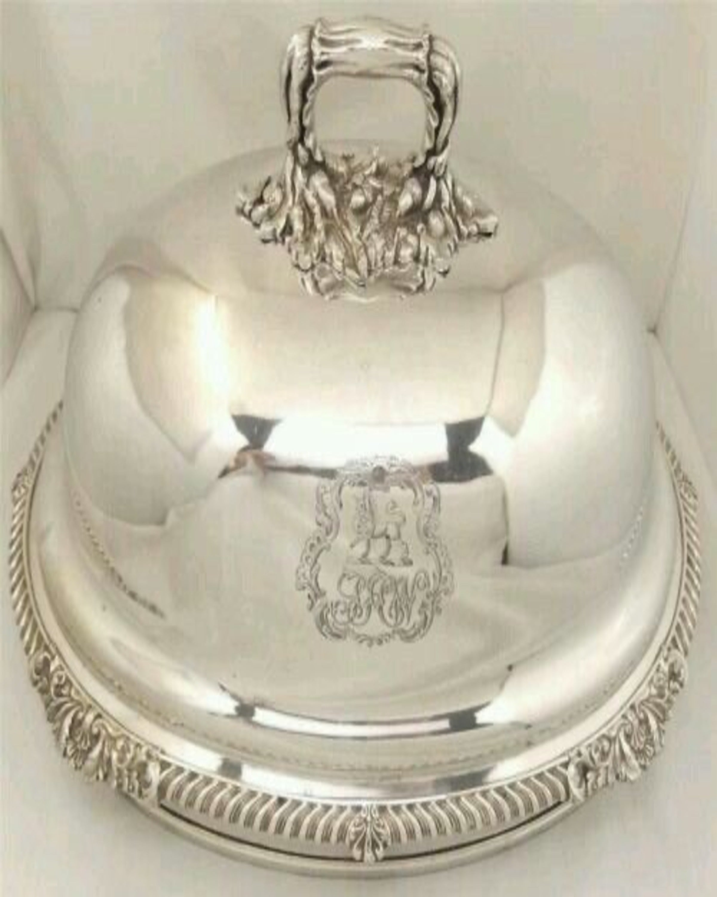 Modern Silver Plated Dish Collar ACCESSORIES