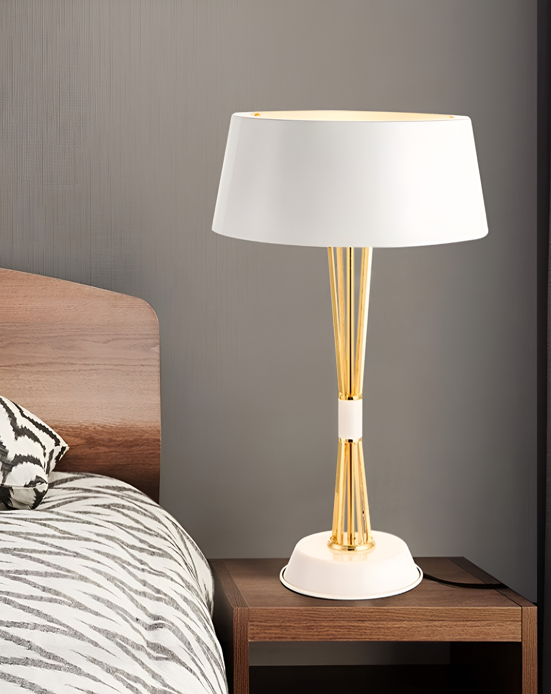 Modern Lamppost White Luxury Table Lamps