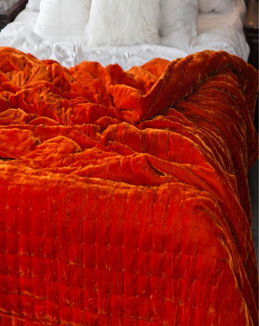 NIOLLO ELEGANT BED SET (Set of 4)