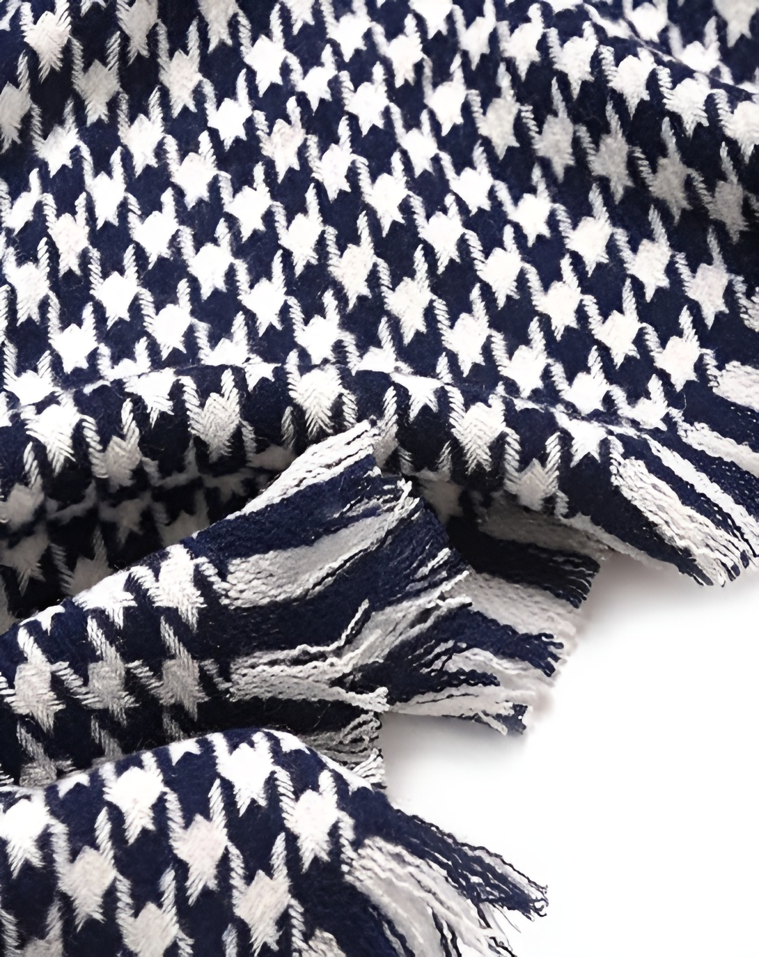 NIXIE BLACK THROW & BLANKET