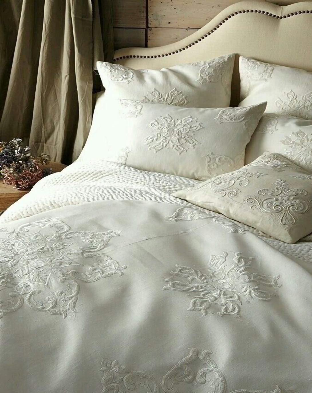 NOZTI EXCLUSIVE  BED (Set of 4) ANGIE HOMES