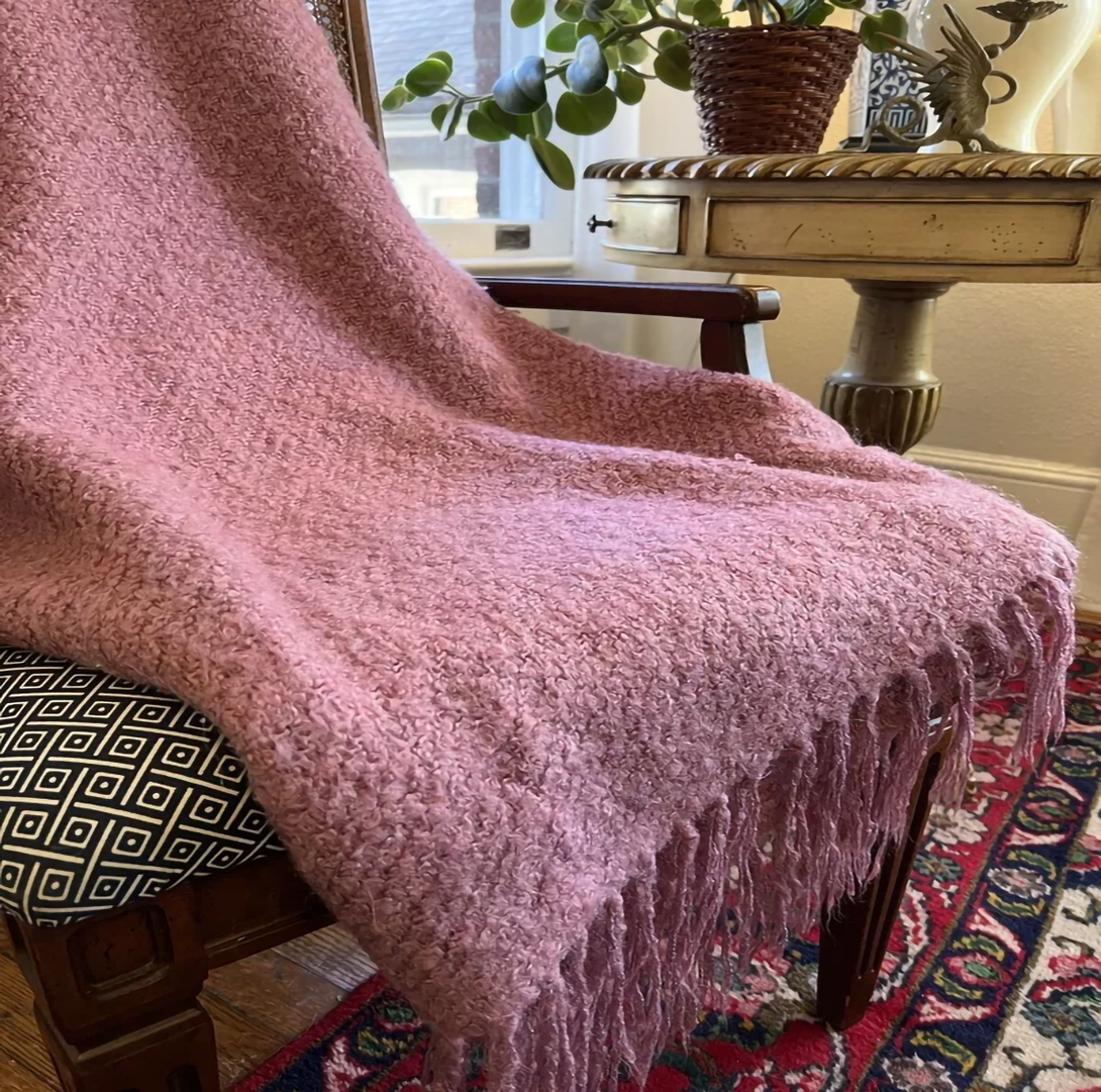 OMRI PINK THROW & BLANKET