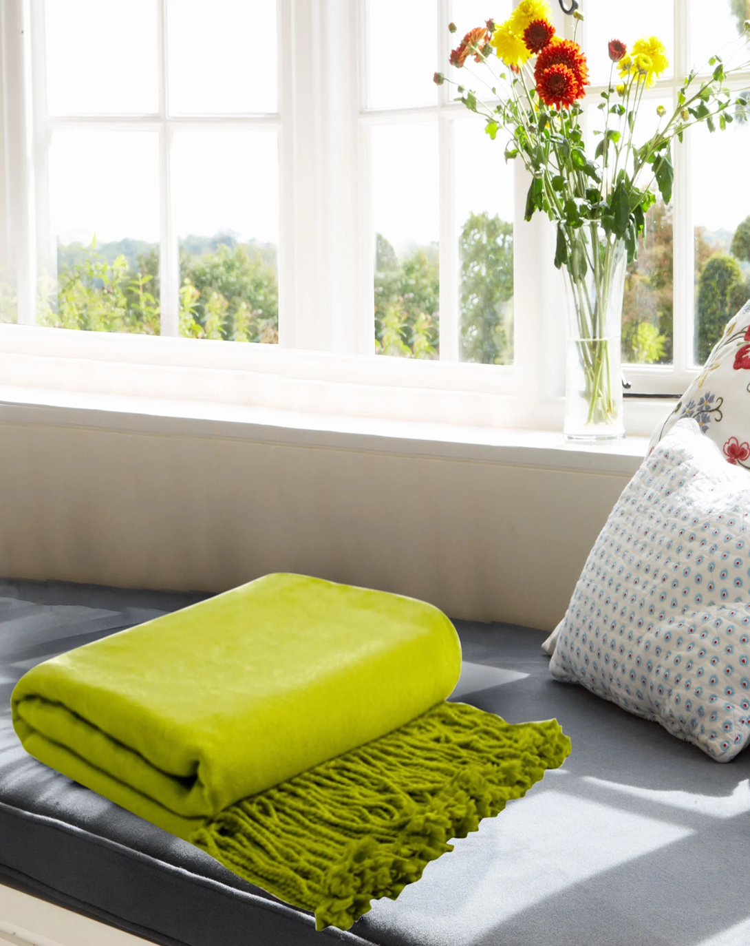 PALLAS LIGHT GREEN THROW & BLANKET