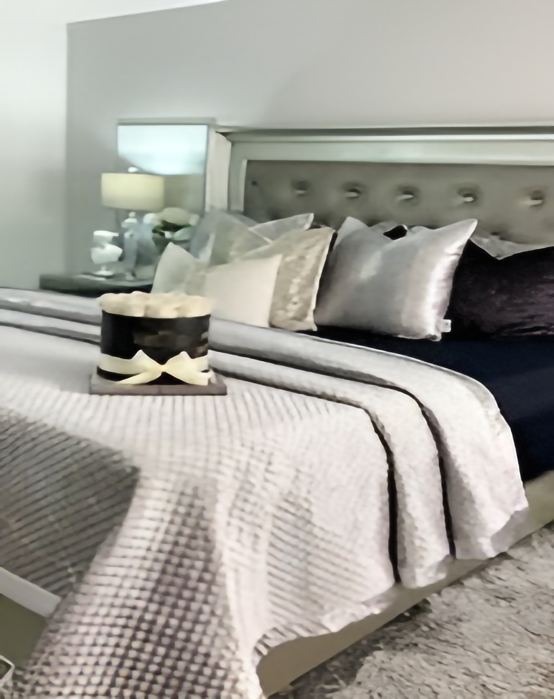 PEARLY LUXURY BED SET (Set of 4)