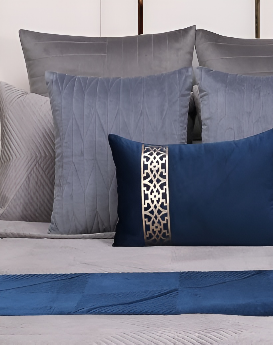 PLUM BED SET (Set of 4)