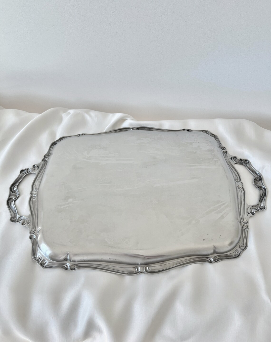 Pristine Stylish Silver Plated Tray - Angie Homes Silverware ANGIE HOMES