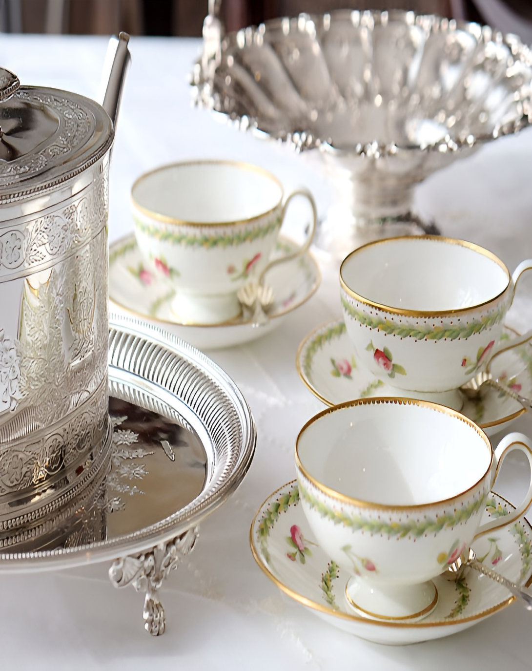 Pure Elegance Silver Plated Oval Tray - Angie Homes Silverware ANGIE HOMES