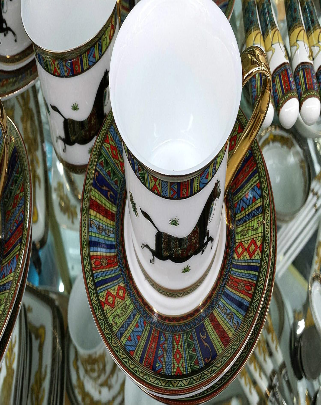 Qbic White Dinner And Tea Set