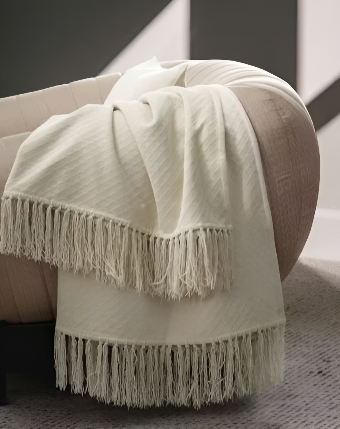 REVERIE BEAUTIFUL CREAM THROW & BLANKET