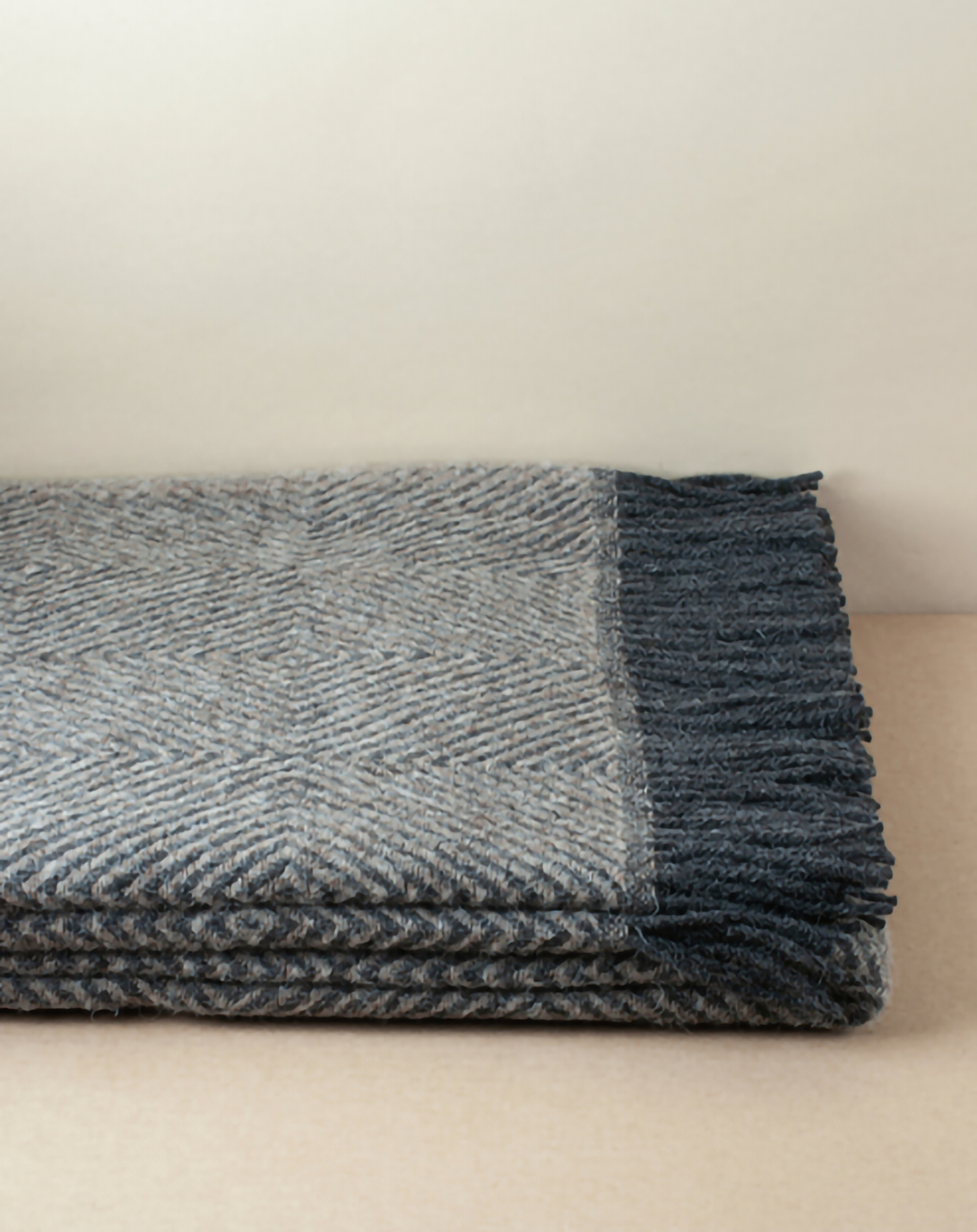 ROMILLY EXCLUSIVE GREY THROW & BLANKET ANGIE HOMES