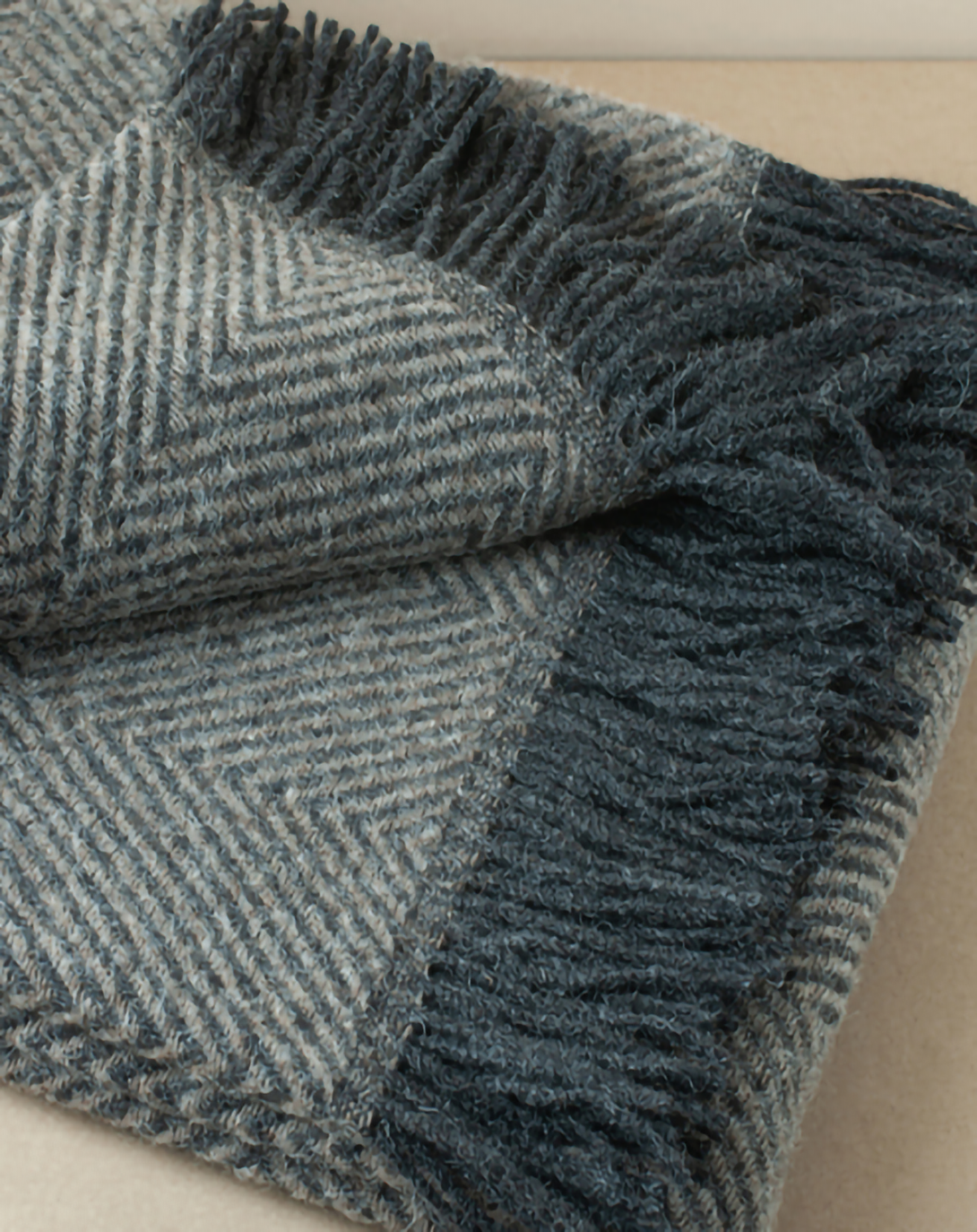 ROMILLY EXCLUSIVE GREY THROW & BLANKET ANGIE HOMES