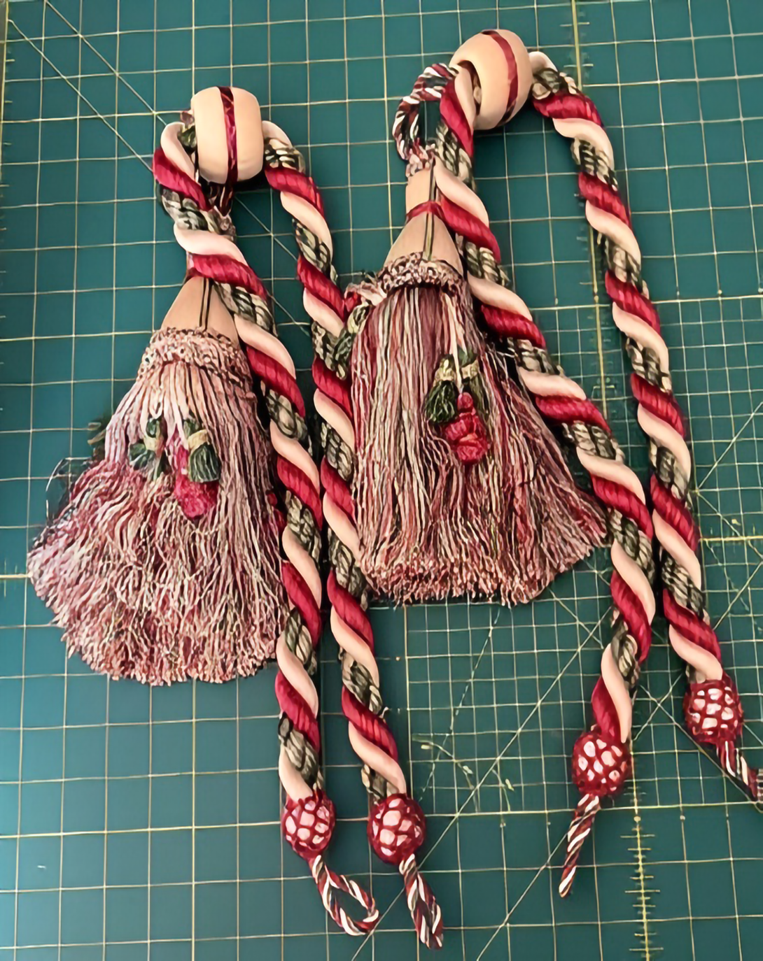 Red Minimalist Polyester Tie Backs