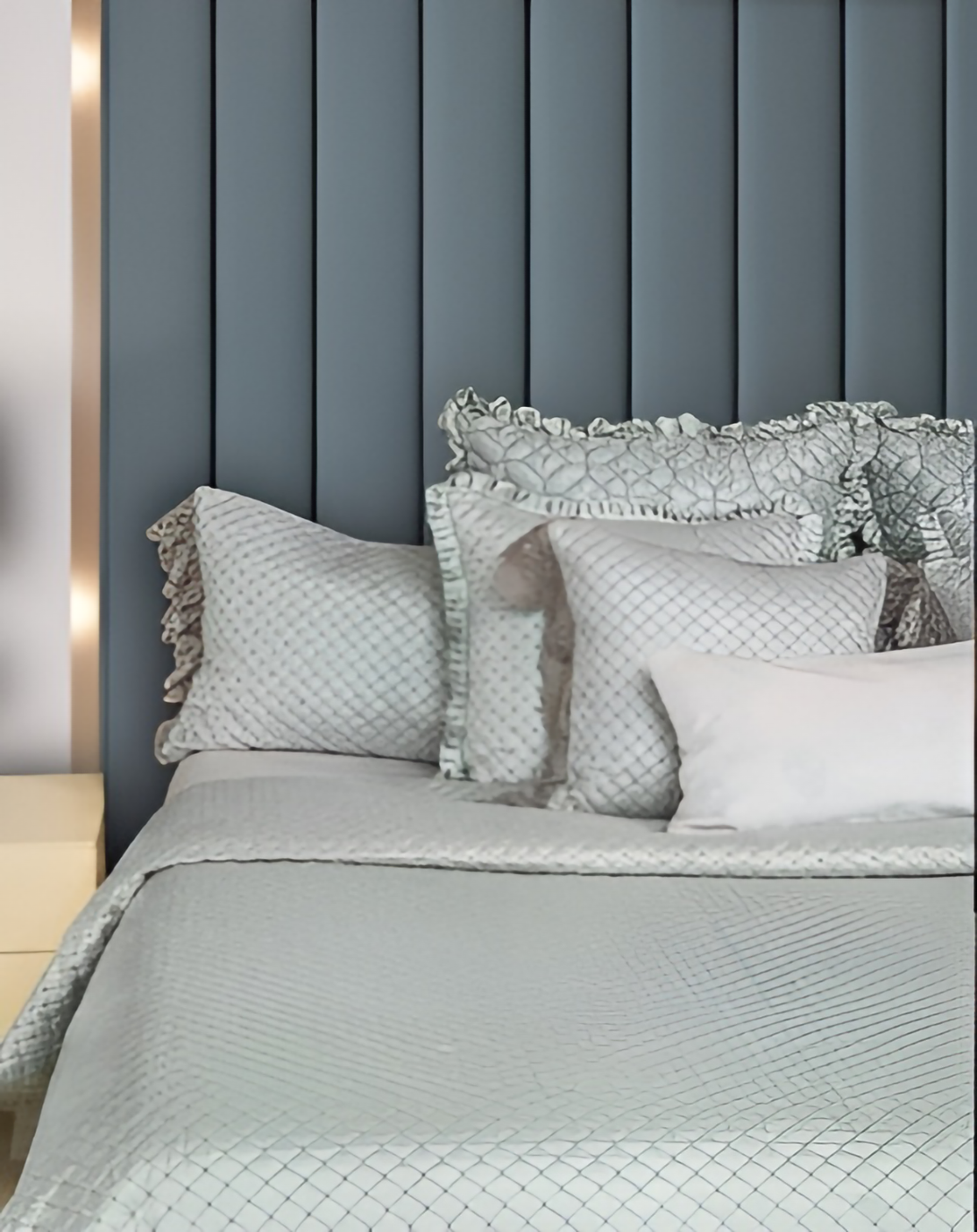 SUNSET BED SET (SET OF 4) ANGIE HOMES