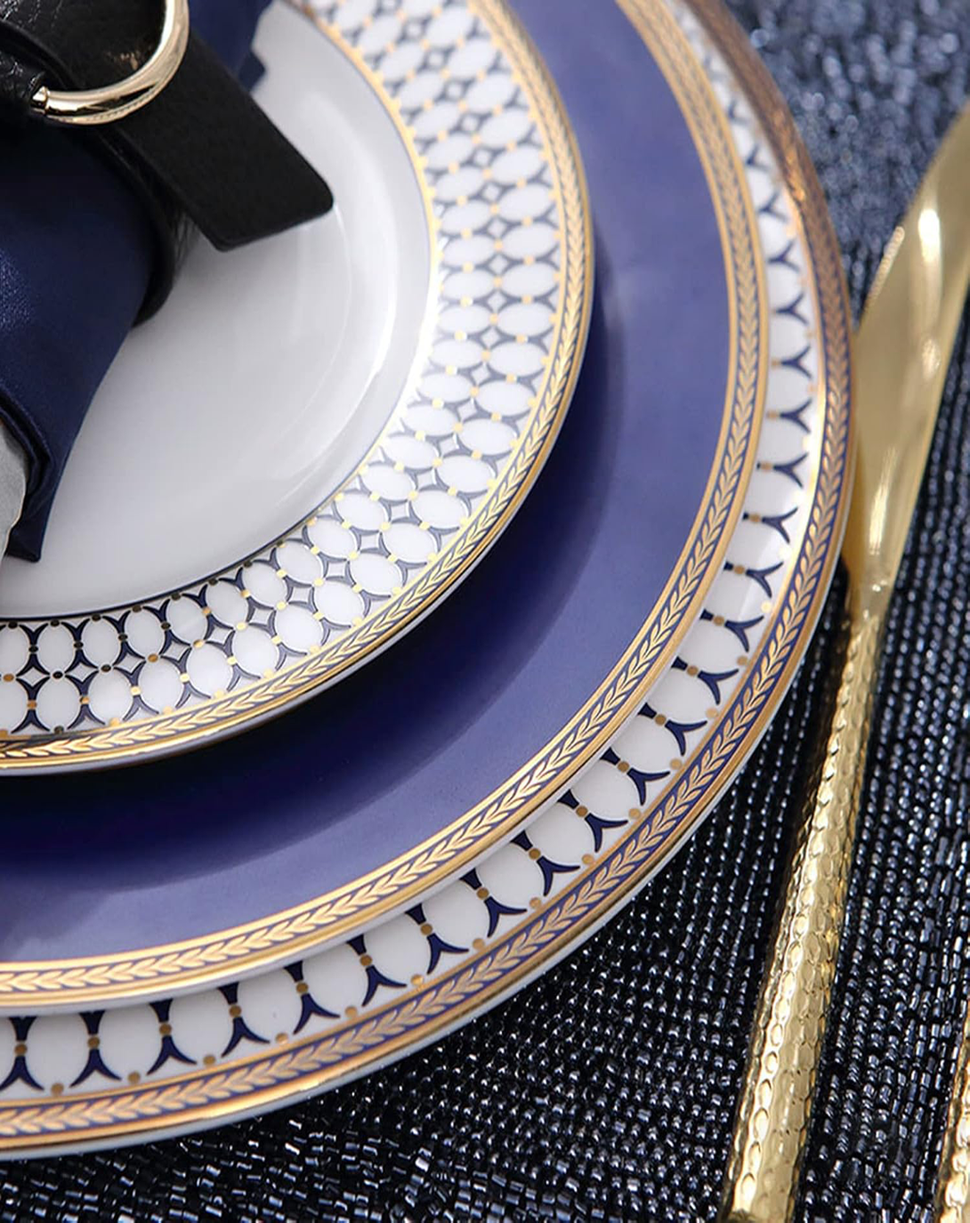 Sarah Blue and White plate set