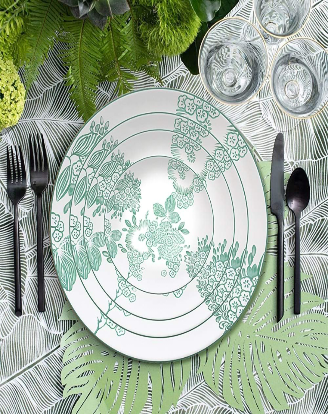 Sina Mint Green Leaf Plates Set ANGIE HOMES