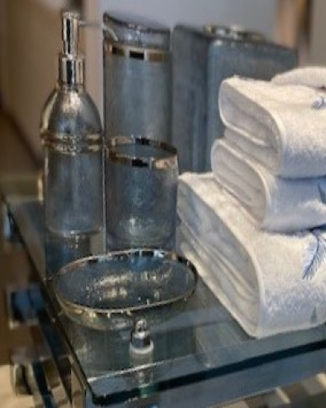 Tranquil Stylish Bathroom Set ANGIE HOMES