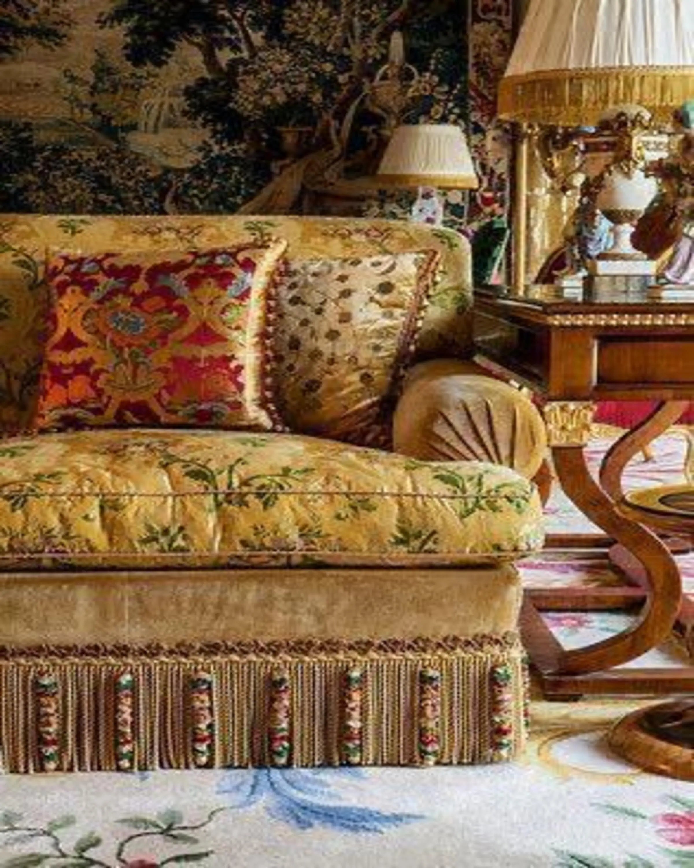 Vertigo Luxury Yellow Classic Sofa