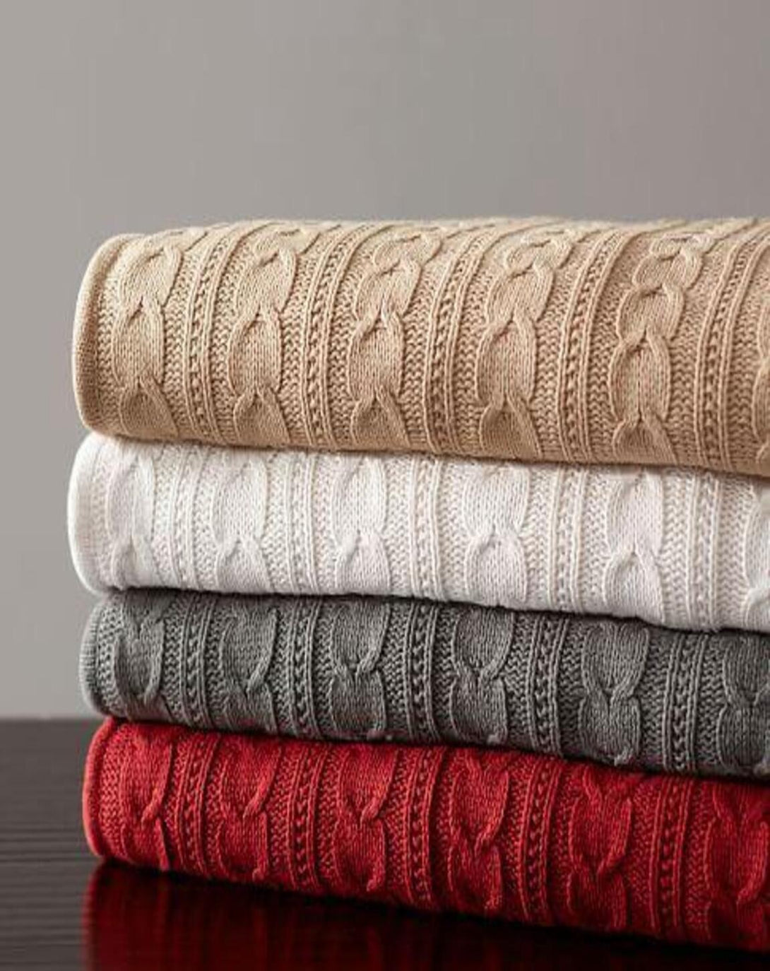 WinterHug Chunky Knit Throws & Blanket