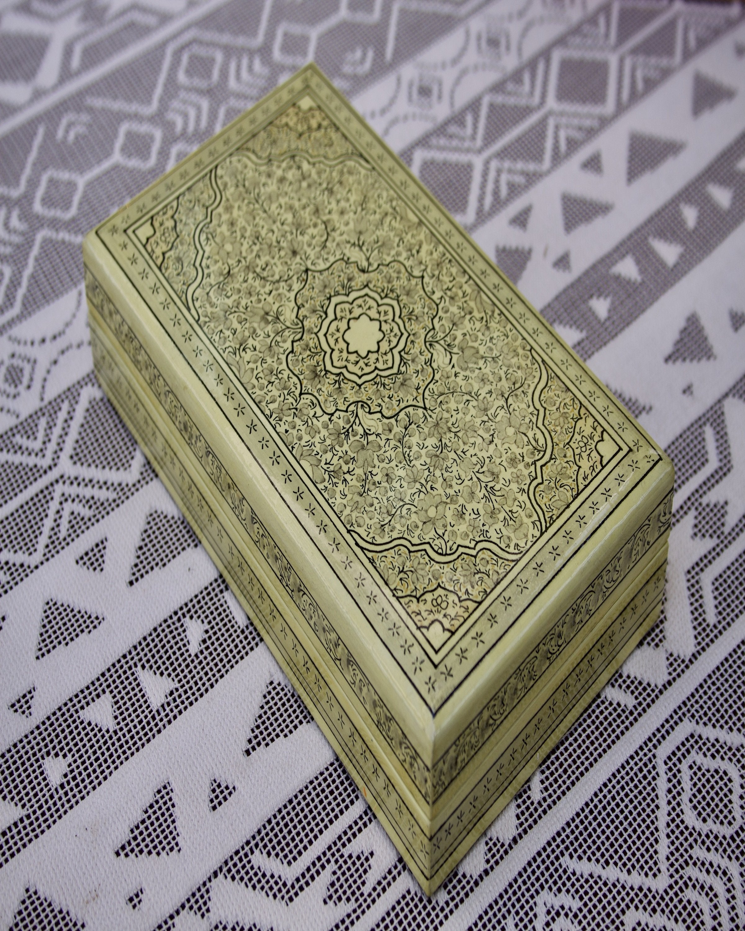 Floral Pattern Kashmiri Paper Mache Box