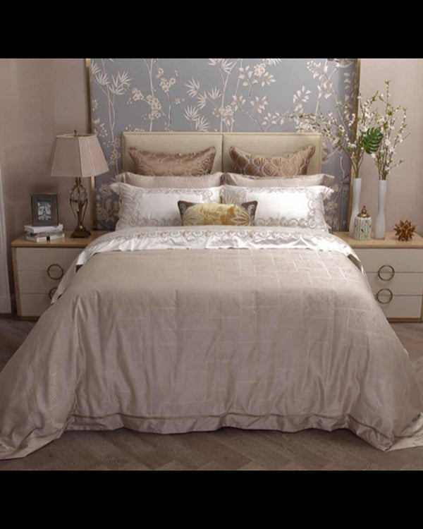 Luxury bed set with pillow
