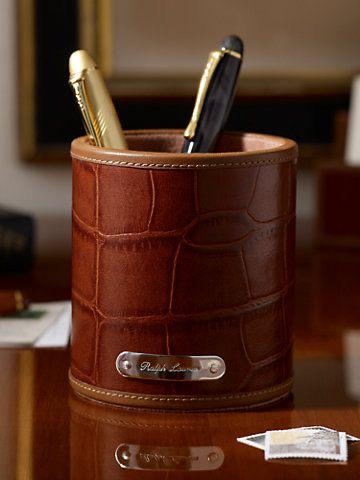 Round Genuine Leather Pen Holder