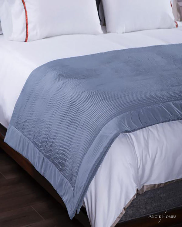 Luxury throws & blankets