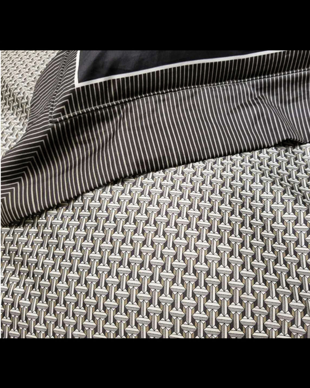 Luxury bed sets  with pillow